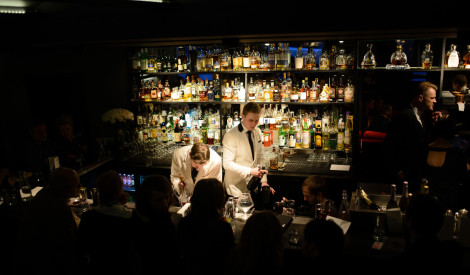 Pasaulē otrais labākais bārs American Bar viesojas Rīgā un prezentē savu kokteiļu karti