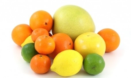 Laimē lielisko citrusaugļu sulu spiedi no Russell Hobbs!