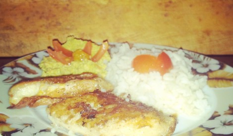 Rīsi ar avokado mērci un ceptu pangasijas fileju