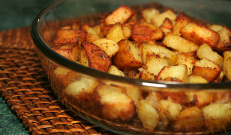 Krāsnī cepti kartupeļi ar ķiploku