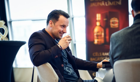 Papildini savas zināšanas par viskiju kopā ar Chivas Regal