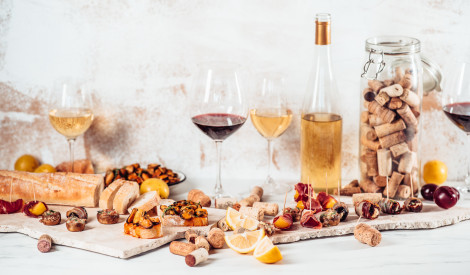5 Spānijas garšas tavā virtuvē. Lai top tapas!
