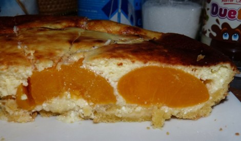 Persiku - biezpiena kūka